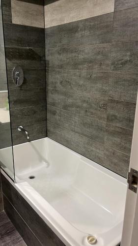 Quality Hotel Room CBD FREE PARK - Facilities