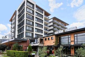5th Floor Beachside Ocean View With Wi-Fi, Pool and Gym - Activities and Accessibility