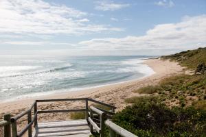 Blue Bay Beach Stay - Mandurah - Location and Activities