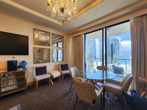 Deluxe Private Apartment and Studio - Ocean Views - Booking Your Stay