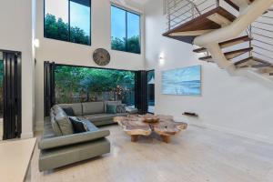 Flagstaff Pavillion - A Lush Subtropical Paradise - Amenities and Activities