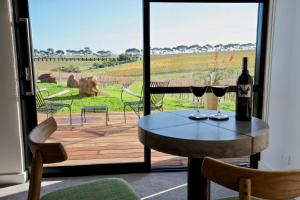 Hotel California Road at Inkwell Wines - Facilities and Services