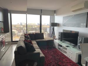 Luxurious With City Views, Free Parking on Premises & Wi Fi - Host Information