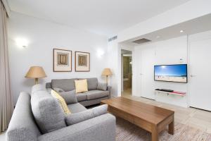Poolside Apartment, Near Main Beach - Guest Policies