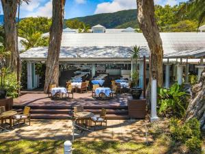 The Reef House Adults Retreat - Enjoy 15 Complimentary Inclusions - Access to Fishing Rods