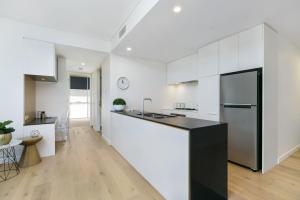 Ultra Modern 2 Bdrm in St Leonards Crows Nest - 803NOR - Local Area