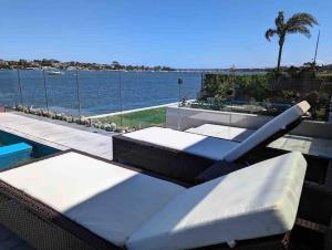 Waterfront Oasis ,Panoramic Views, Infinity Pool - Surrounding and Activities