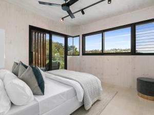World Class Villa Manly Beach HarbourView Sauna Private Beach - Guest Review Scores