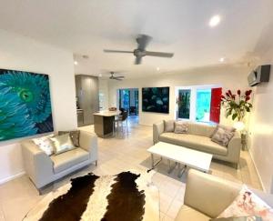 Aquatica - Luxe Holiday Home - Local Area and Activities