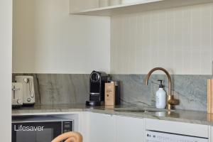 Bluewater on the Beach - Stunning Beachfront Retreat