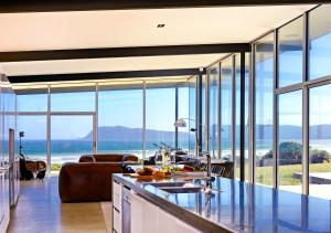 Cloudy Bay Beach House - Location and Neighborhood