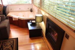 Linden Gardens Rainforest Retreat - Convenient Location