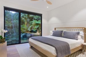 Luxury Rainforest Retreat, Little Cove - Booking Information