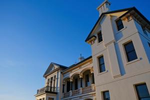 Maylands Lodge - Amenities and Facilities