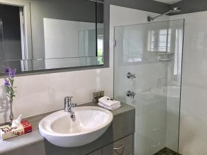 Sacred Mountain Retreat - Guest Ratings and Reviews