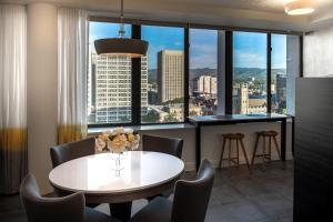 Suite 11 Victoria Square - Arrival and Departure