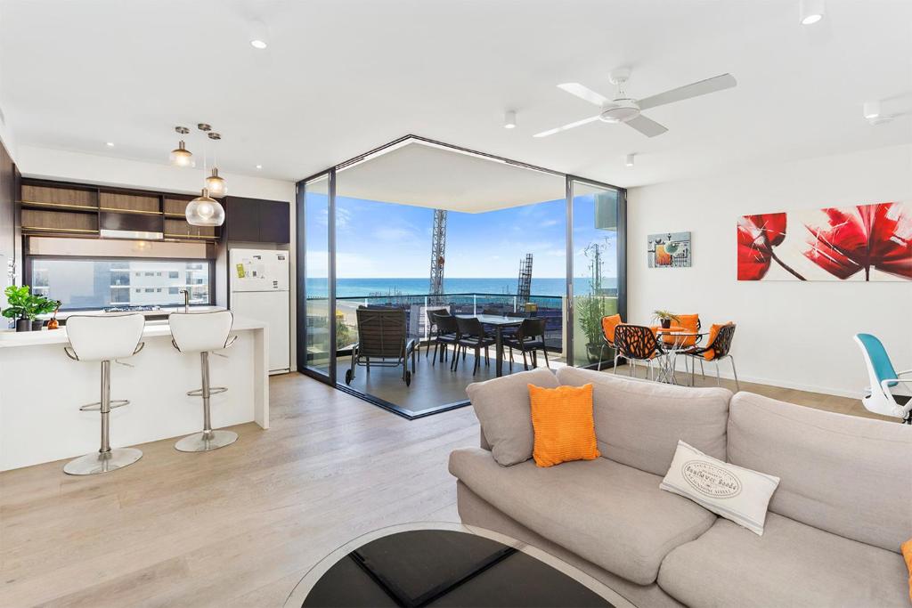 5th Floor Beachside Ocean View With Wi-Fi, Pool and Gym Review