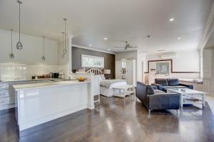 Evanslea Luxury Boutique Accommodation - Ideal for Romantic Getaways and Family Stays