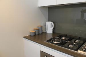 Exquisite Family Home +Parking, Close to CBD - Booking Your Stay