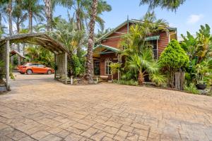 Oasis Inn Ulladulla - Welcoming Guests 18 Years and Older - Booking Your Stay
