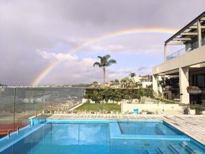 Waterfront Oasis ,Panoramic Views, Infinity Pool - Booking Your Stay