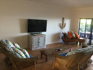 ABSOLUTE BEACHFRONT BLISS - NEWELL BEACH - 10 Metres to the Ocean - House Rules and Policies