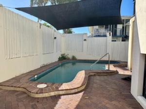Lighthouse Apartments on The Strand - Penthouse - Booking Your Stay