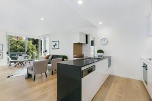 Ultra Modern 2 Bdrm in St Leonards Crows Nest - 803NOR - Booking Your Stay
