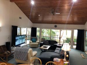 Valley View Luxury Retreat - Sustainability and Environmental Practices