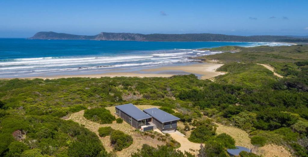 Cloudy Bay Beach House Review