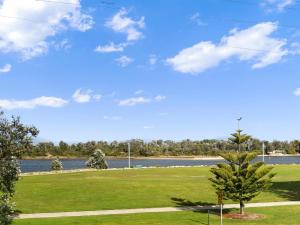 Driftwood Townhouse - Waterfront-Central Location - About Your Stay