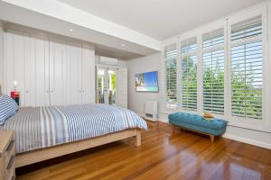 Paw up Villa - Entertainer Delight - About Your Stay