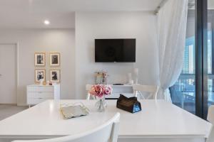 Queen St Residence - About Your Stay