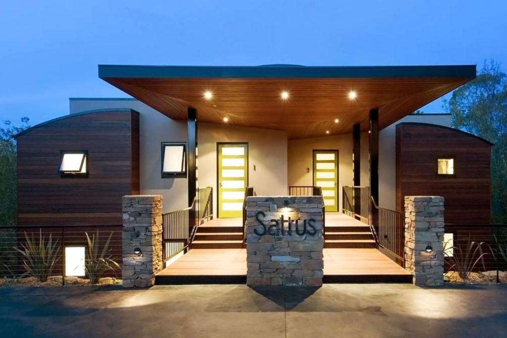 Saltus Luxury in Hepburn Review