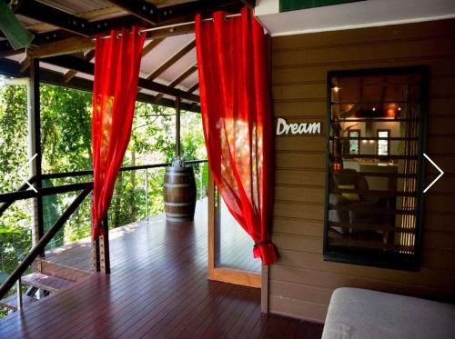 Treetops Retreat Cairns - About Your Stay