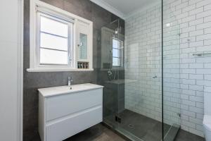 UrbanStyle Claremont Apartment - Executive Escapes - About Your Stay
