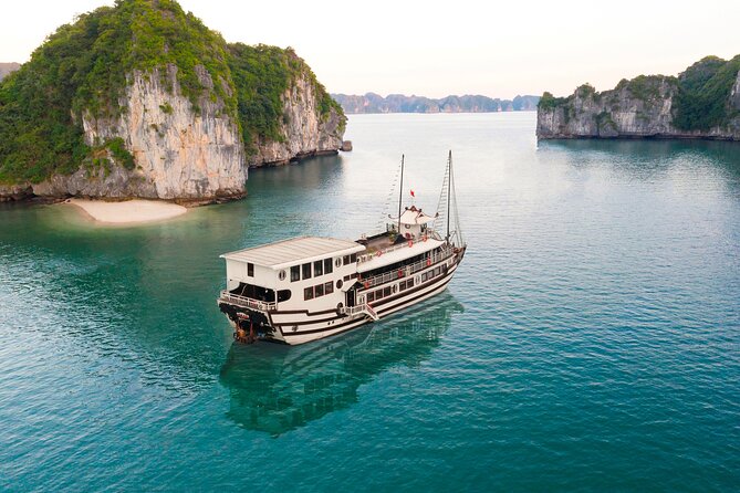 2 Days and 1 Night 4 Star Traditional Wooden Cruise in Halong Bay