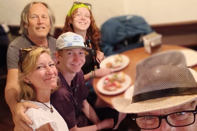 2-Hour Private Tour in French With Pinxos Tasting
