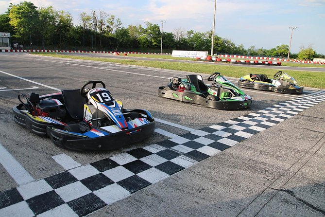 2 X 15 MIN of GO KARTING