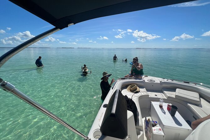 4 Hours 22 Hurricane Deck Boat Rental in Key West