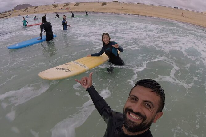 4 Hours of Surfing in the Fantastic Waves of Fuerteventura