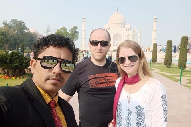 Agra : Live Tour Guide For Taj Mahal & Agra Fort