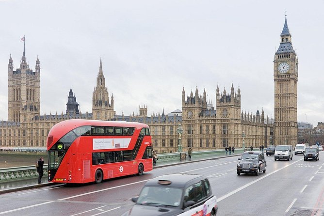 Airport Transfer: Heathrow Airport LHR to London by Luxury Car