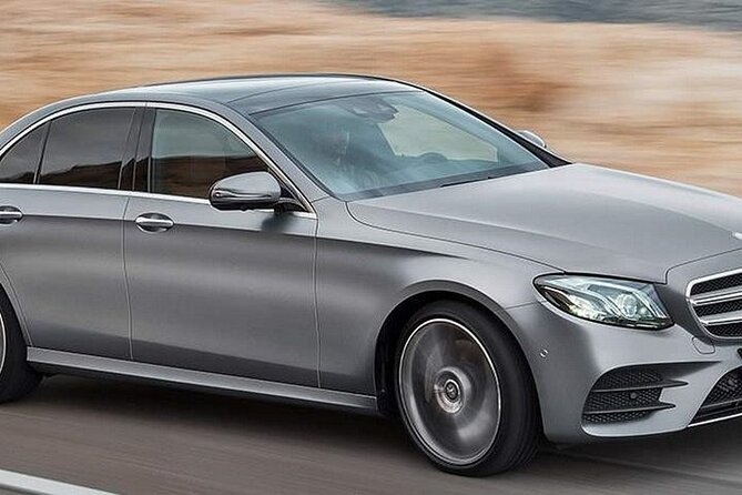Airport Transfer: Mumbai Airport BOM to Mumbai by Business Car