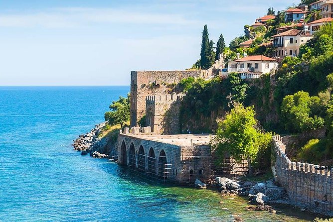 Alanya Boat Trip With Unlimited Soft Drinks and Lunch