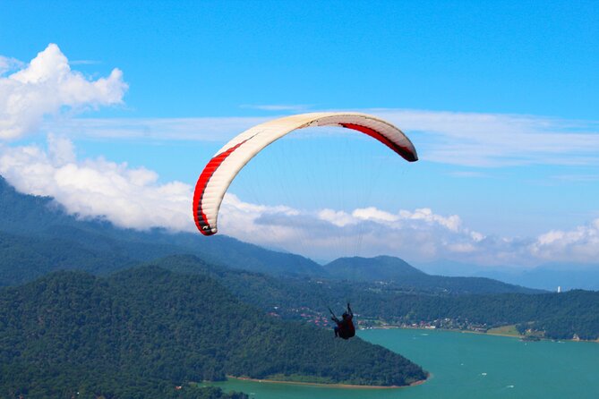 Amazing Paragliding Flight in Valle De Bravo