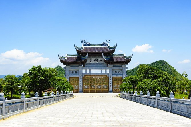 Bai Dinh – Trang an – Eco- Tourism 1 Day