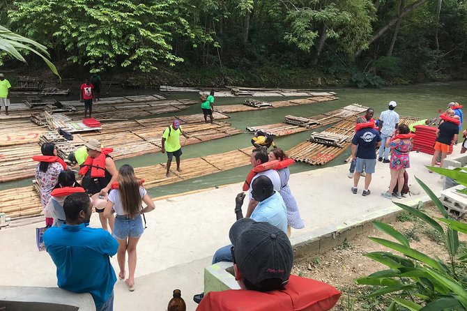 Bamboo Rafting (Martha Brae River)