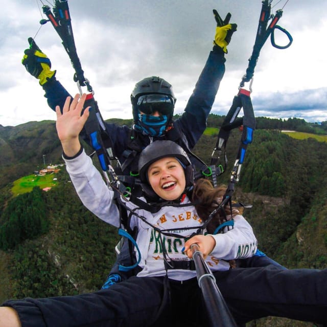 BOGOTA: Paragliding in Guatavita and Delicias at Alpinas Cabin