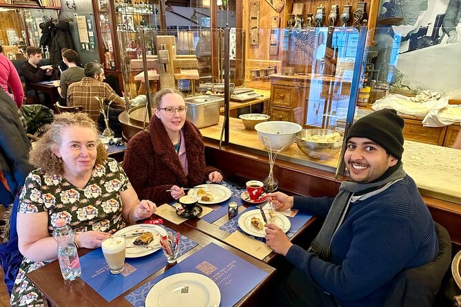 Budapest Urban Treats – Private Tour of Coffee Houses With Hungarian Desserts